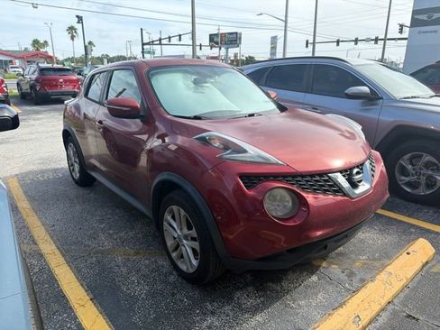 Used 2016 Nissan Juke SV FWD image 3