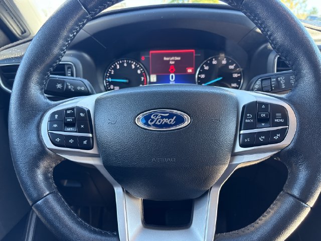 Used 2022 Ford Explorer XLT w/ Equipment Group 202A AWD/4WD image 16
