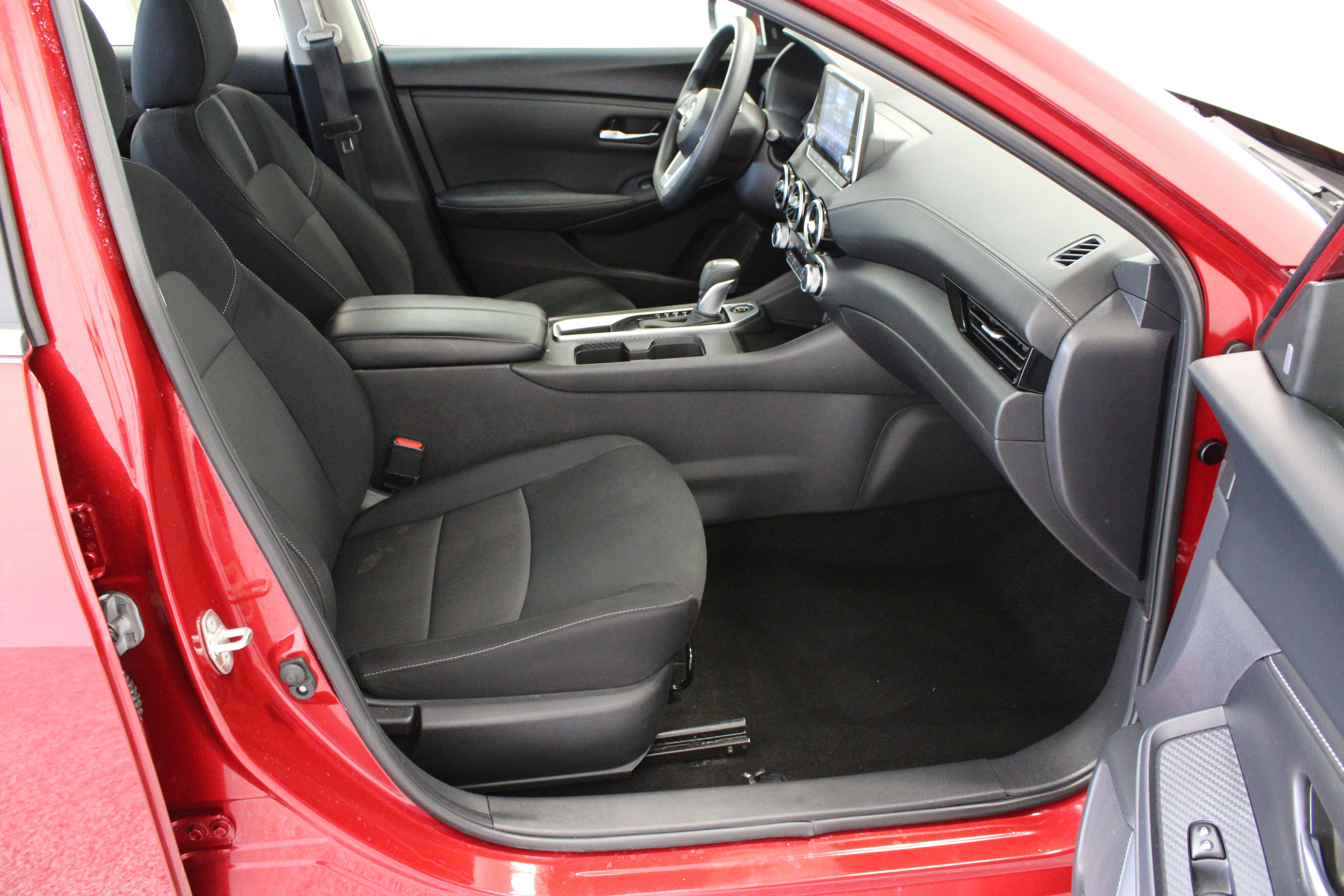 Used 2024 Nissan Sentra SV FWD image 35