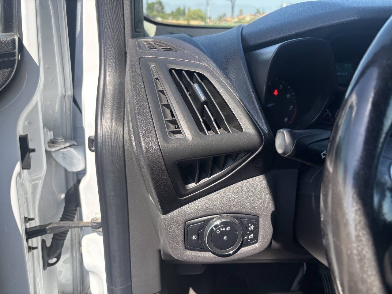 Used 2016 Ford Transit Connect XLT FWD image 4