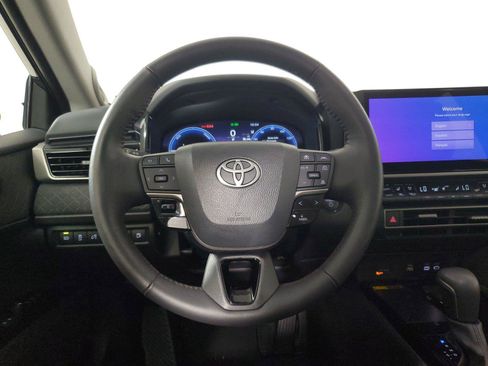 Used 2025 Toyota Camry XLE w/ Premium Plus Package FWD image 15
