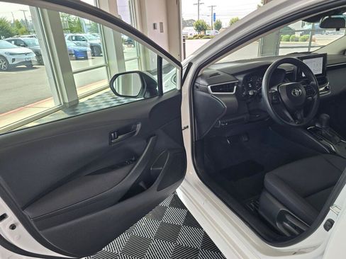 Used 2024 Toyota Corolla LE FWD image 32