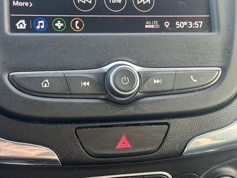 Used 2020 Chevrolet Equinox LT w/ Driver Convenience Package image 43