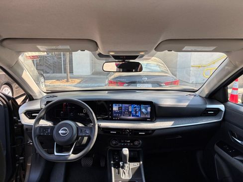 Used 2026 Nissan Kicks SV FWD image 32