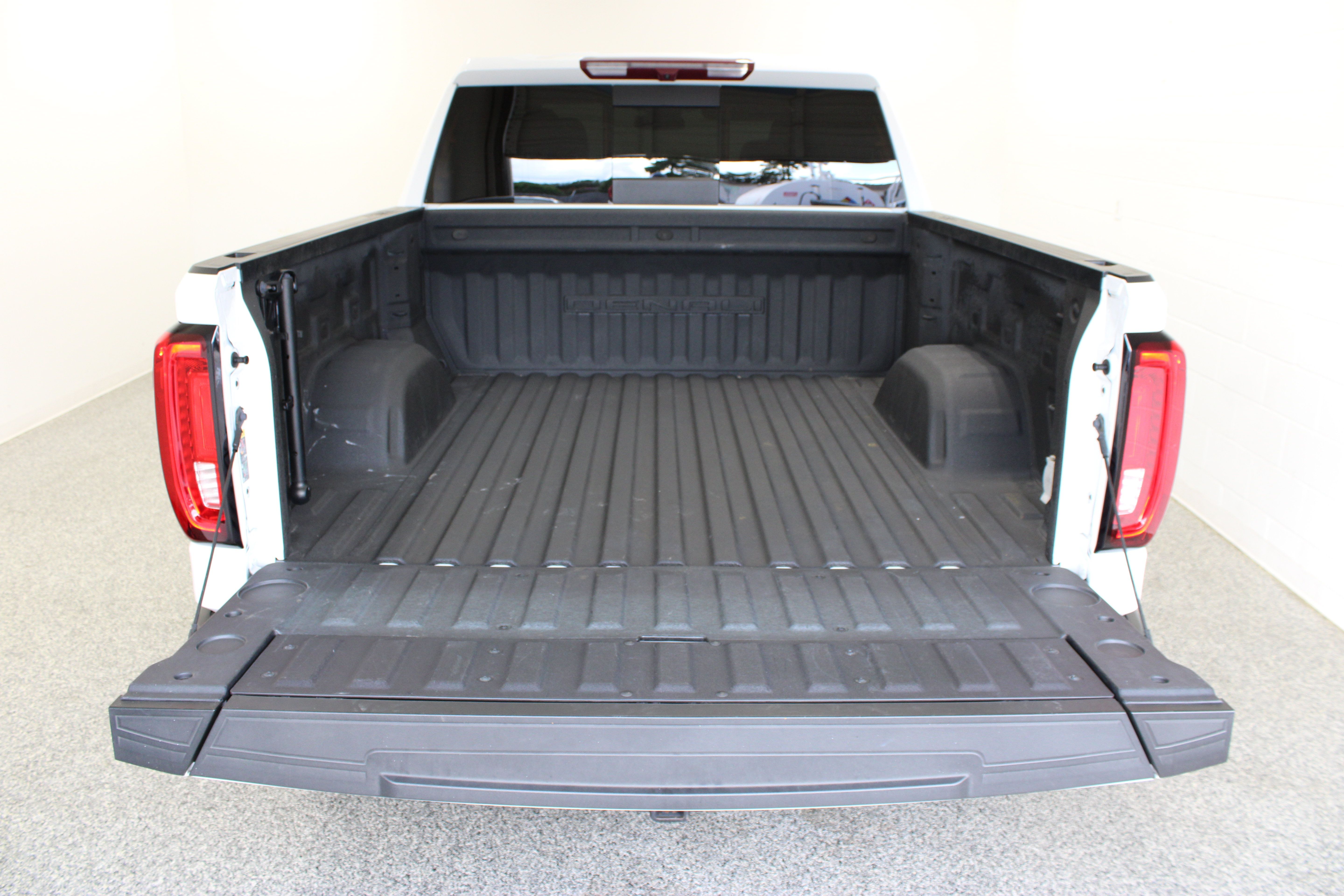 Used 2024 GMC Sierra 1500 Denali AWD/4WD image 10