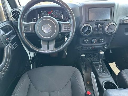 Used 2018 Jeep Wrangler Unlimited Sport S AWD/4WD image 10