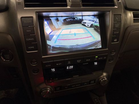 Used 2017 Lexus GX 460 Luxury w/ Preferred Accessory Package AWD/4WD image 12