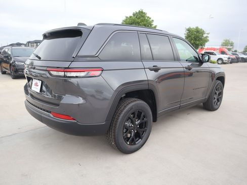 New 2026 Jeep Grand Cherokee Altitude AWD/4WD image 22