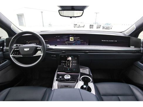 New 2026 Cadillac Escalade IQ Luxury 2 image 9
