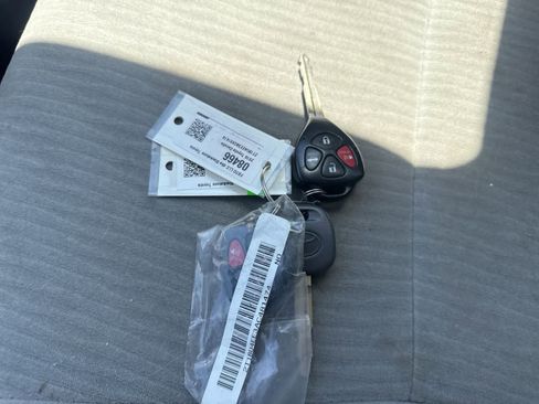 Used 2010 Toyota Corolla LE FWD image 26