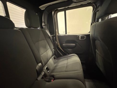 Used 2020 Jeep Gladiator Sport AWD/4WD image 34
