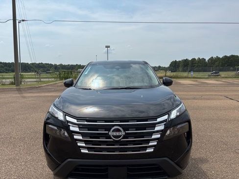 New 2026 Nissan Rogue SV image 6