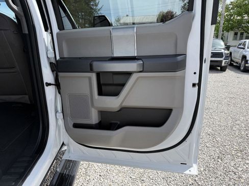 Used 2022 Ford F250 XLT w/ Black Appearance Package AWD/4WD image 14