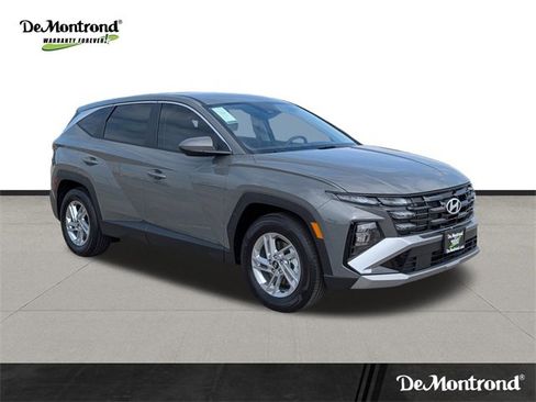 New 2026 Hyundai Tucson SE image 3