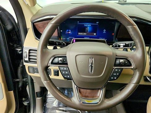 Used 2022 Lincoln Navigator Reserve image 17