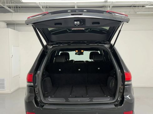 Used 2014 Jeep Grand Cherokee SRT w/ Trailer Tow Group IV AWD/4WD image 90