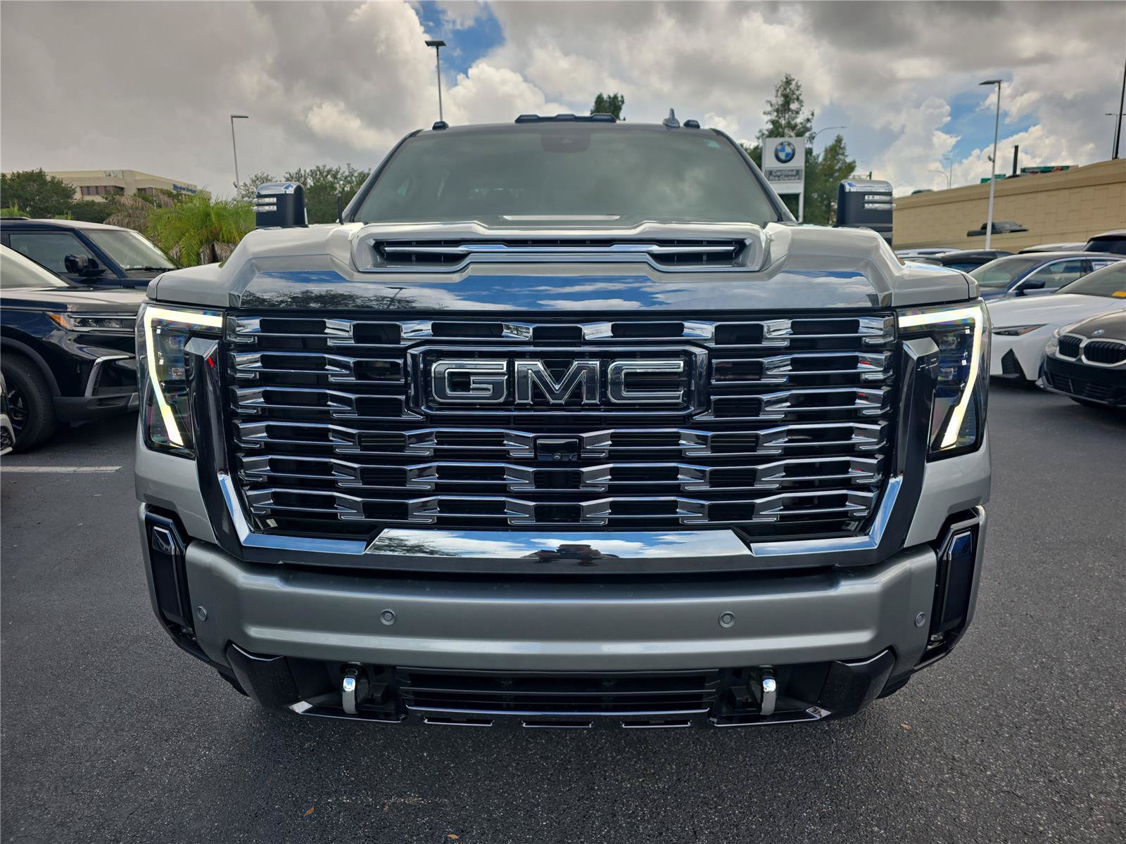 Used 2024 GMC Sierra 3500 Denali Ultimate AWD/4WD image 2