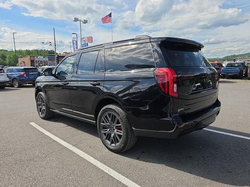 Used 2025 Ford Expedition Platinum w/ Stealth Performance Package AWD/4WD image 6