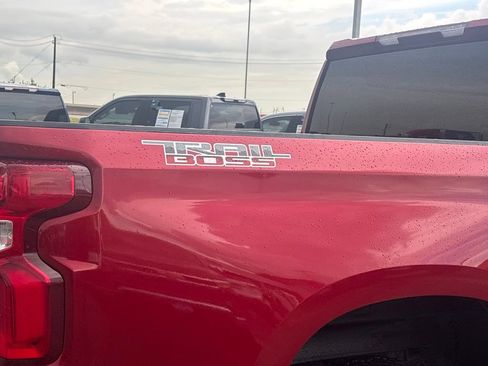 Used 2022 Chevrolet Silverado 1500 LT Trail Boss w/ Safety Package AWD/4WD image 10