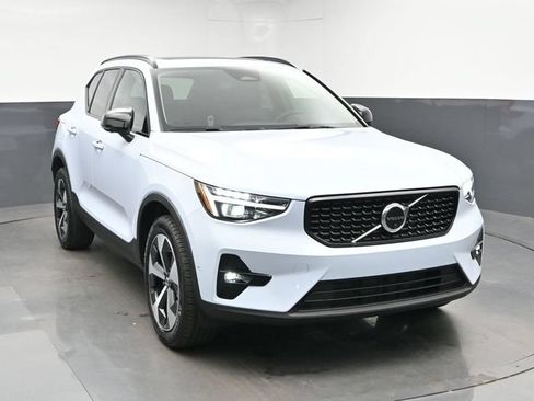 New 2026 Volvo XC40 B5 Plus w/ Protection Package Premier AWD/4WD image 2