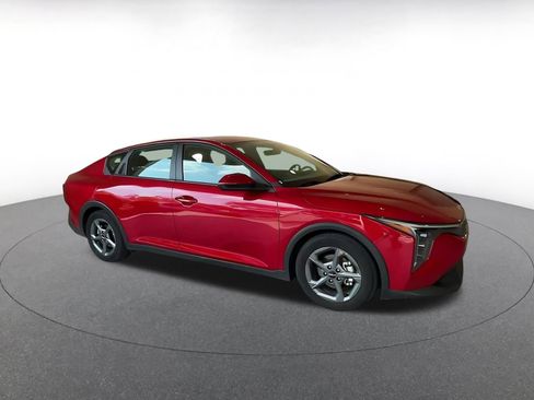 Used 2025 Kia K4 LXS image 2