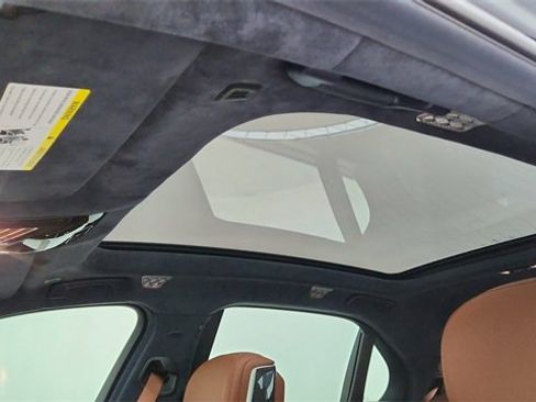 Used 2023 BMW i7 xDrive60 image 56