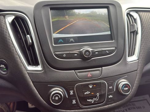 Used 2016 Chevrolet Malibu LT FWD image 15