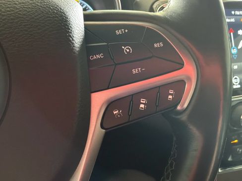 Used 2020 Jeep Grand Cherokee Overland w/ Protech Group AWD/4WD image 23