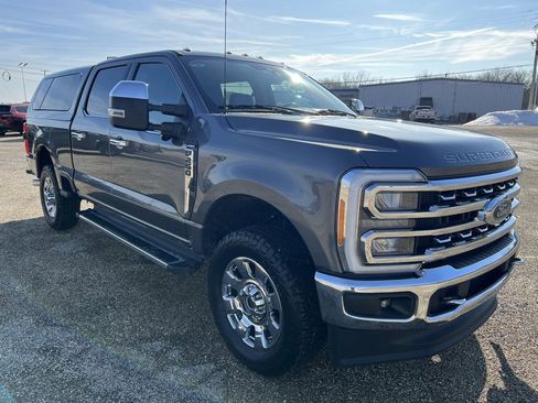 Used 2023 Ford F250 Lariat w/ Chrome Package image 9