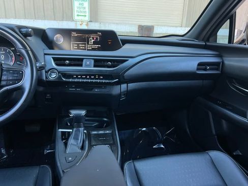 Used 2020 Lexus UX 200 image 15