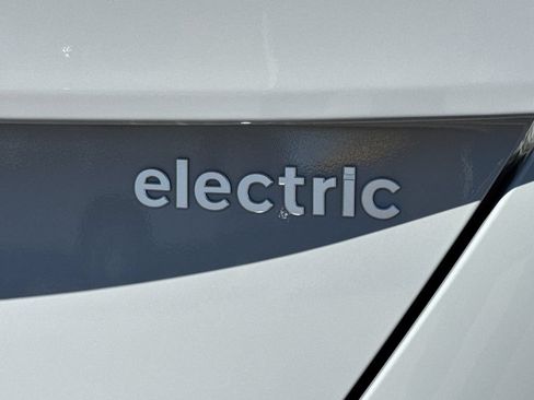 Used 2025 Hyundai Kona Limited FWD image 14