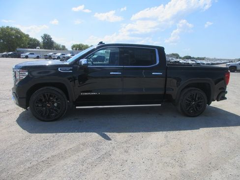New 2026 GMC Sierra 1500 Denali w/ Denali Reserve Package AWD/4WD image 11