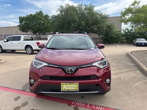 Used 2018 Toyota RAV4 XLE image 2