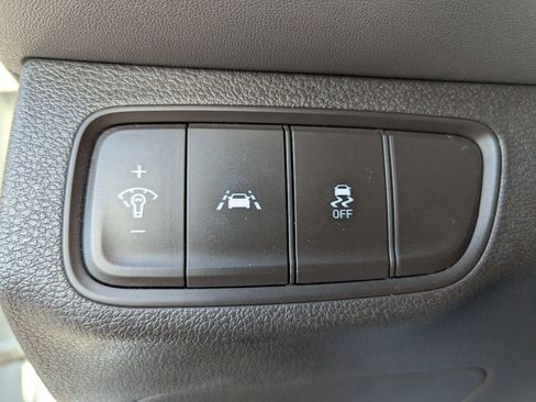 Used 2020 Hyundai Santa Fe SE w/ Cargo Package image 22