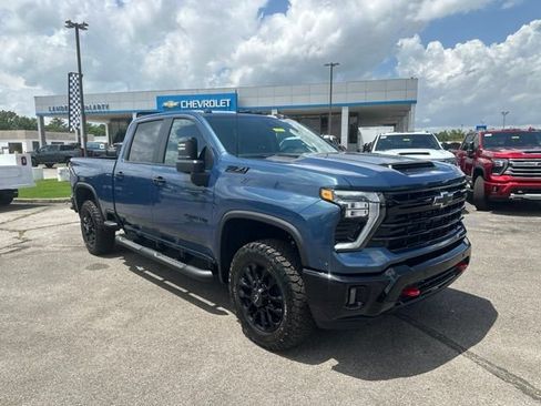 New 2026 Chevrolet Silverado 2500 LT w/ Trail Boss Package AWD/4WD image 1