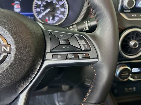 Used 2025 Nissan Sentra SR w/ SR Premium Package image 15