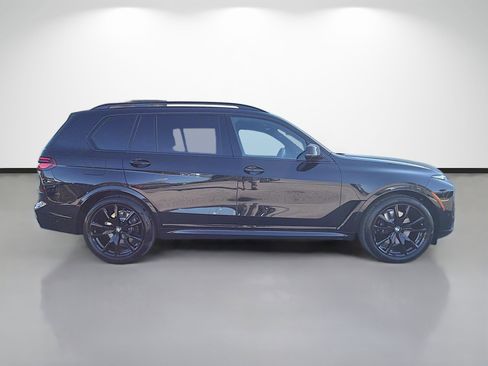 New 2026 BMW X7 xDrive40i image 2