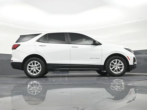 Used 2022 Chevrolet Equinox LS FWD image 28