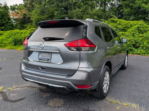 Used 2017 Nissan Rogue SV w/ SV Premium Package AWD/4WD image 5
