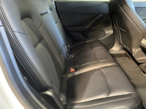 Used 2020 Tesla Model Y Long Range image 7
