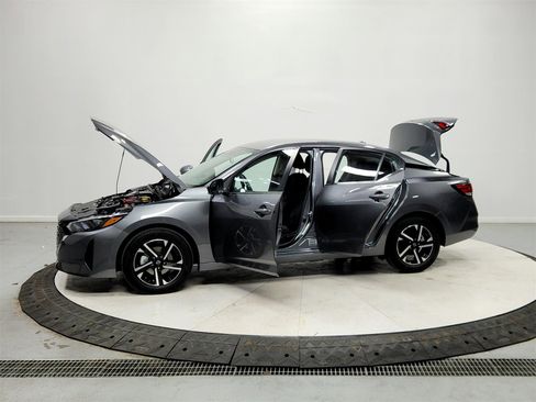 Used 2024 Nissan Sentra SV image 12