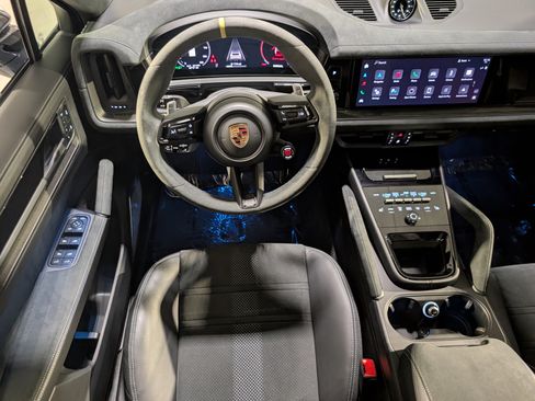 Certified 2025 Porsche Cayenne Turbo GT AWD/4WD image 6