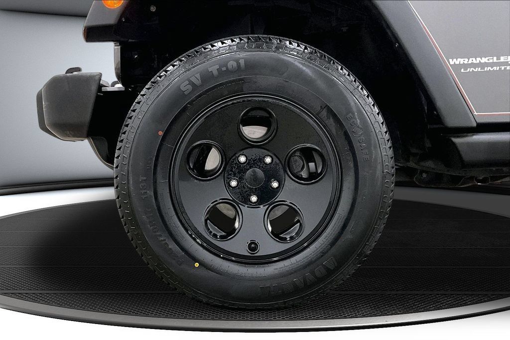 Used 2018 Jeep Wrangler Unlimited Rubicon w/ Connectivity Group AWD/4WD image 33