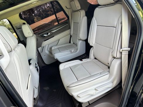 Used 2022 GMC Yukon Denali RWD image 19