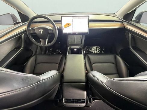 Used 2025 Tesla Model Y Long Range RWD image 34