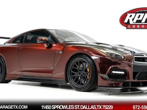 Used 2014 Nissan GT-R Premium AWD/4WD image 1