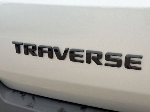 Used 2021 Chevrolet Traverse RS image 11