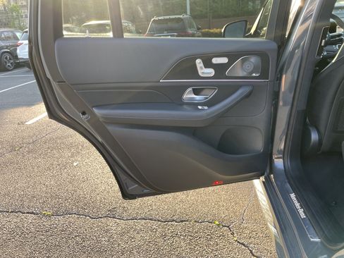 New 2026 Mercedes-Benz GLS 450 4MATIC image 36