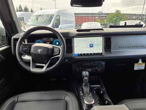 New 2025 Ford Bronco Outer Banks image 10