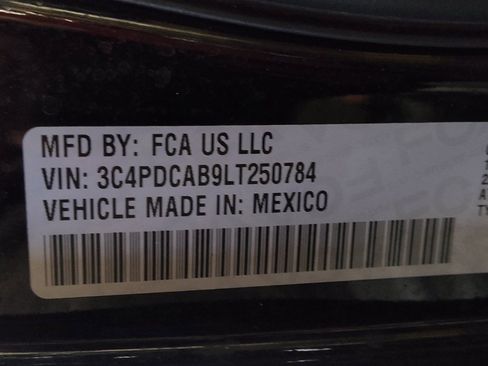 Used 2020 Dodge Journey SE w/ SE Popular Equipment Group FWD image 33